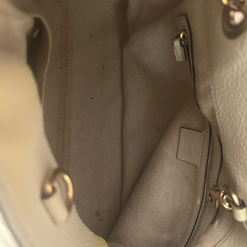 Gucci Soho Leather GG Logo Bag with Gold-Tone Chain Straps - Picture 11 of 16